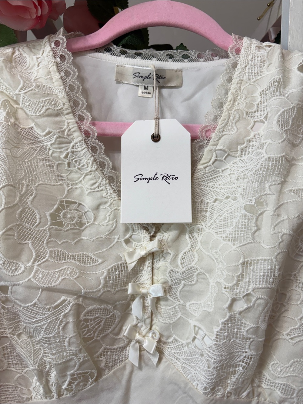 Vintage-Inspired Cream Midi Dress with Lace Trim - Picture 2 of 5